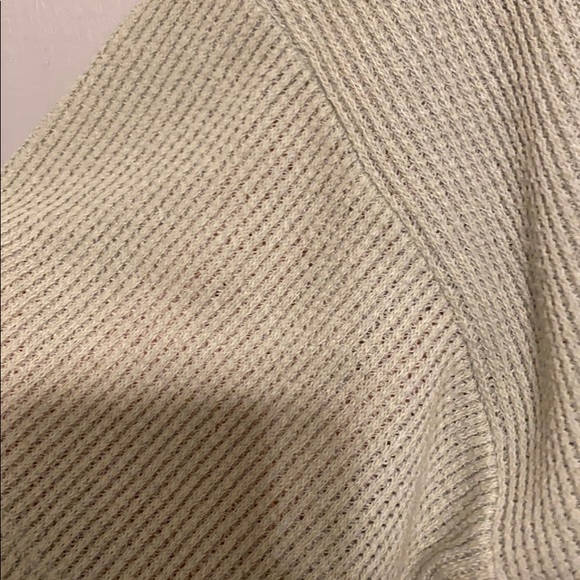 American Eagle Short Sleeved Top - Picture 2 of 3